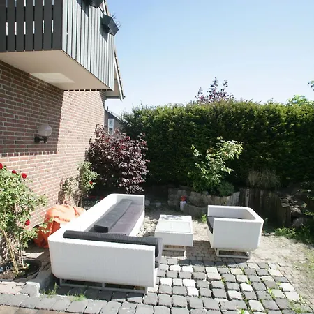 Maison d'hôtes To Rent With Own Entrance, Living And Bathroom *