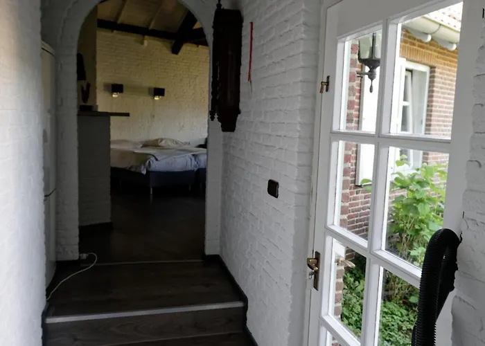 To Rent With Own Entrance, Living And Bathroom