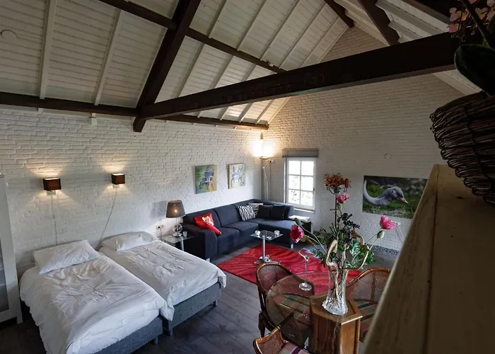 To Rent With Own Entrance, Living And Bathroom 3*